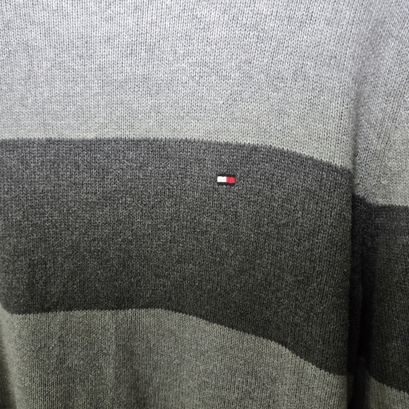 Tommy Hilfiger Men's Medium 💯 Cotton Gray Striped Sweater - Picture 4 of 10